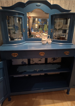 Blauwe kast (ingericht)