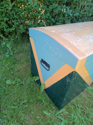 Speelgoedkist geverft